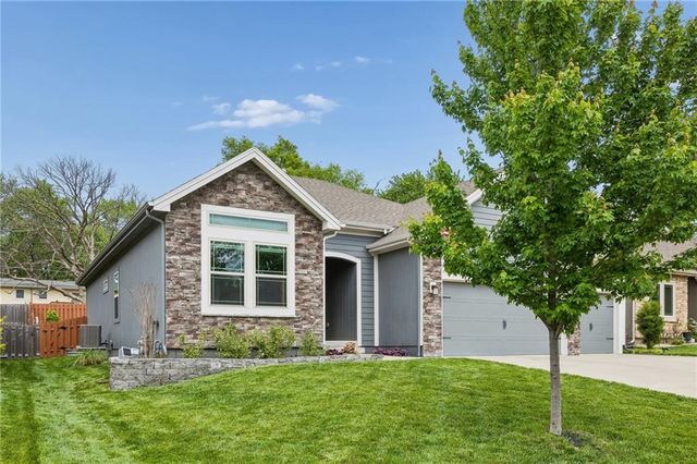 8 NE 102nd Street, Kansas City, MO 64155