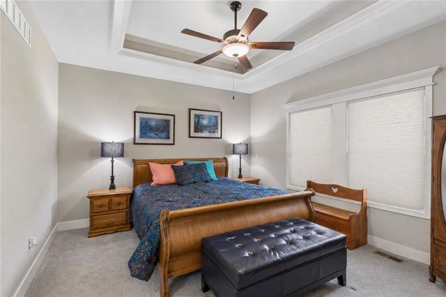 8 NE 102nd Street, Kansas City, MO 64155