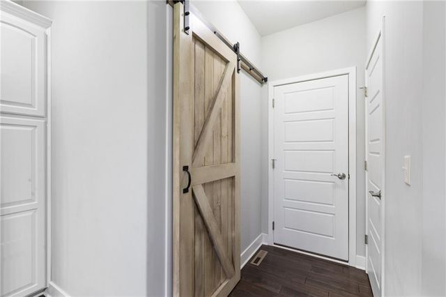 8 NE 102nd Street, Kansas City, MO 64155