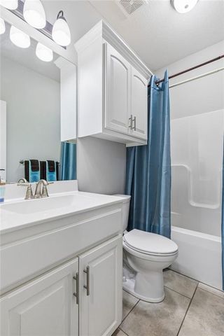 8 NE 102nd Street, Kansas City, MO 64155