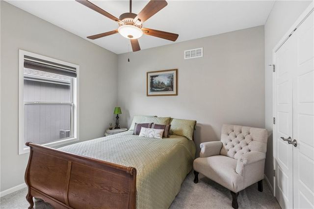 8 NE 102nd Street, Kansas City, MO 64155