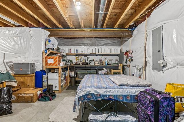 8 NE 102nd Street, Kansas City, MO 64155