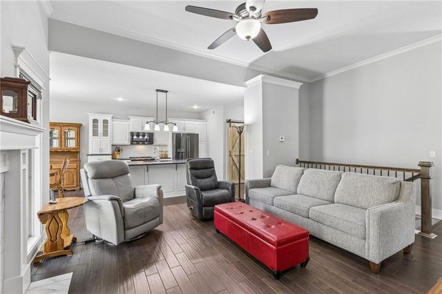 8 NE 102nd Street, Kansas City, MO 64155