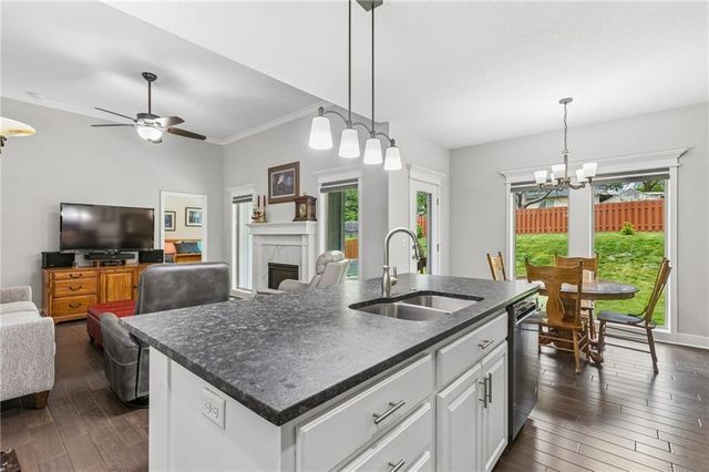 8 NE 102nd Street, Kansas City, MO 64155