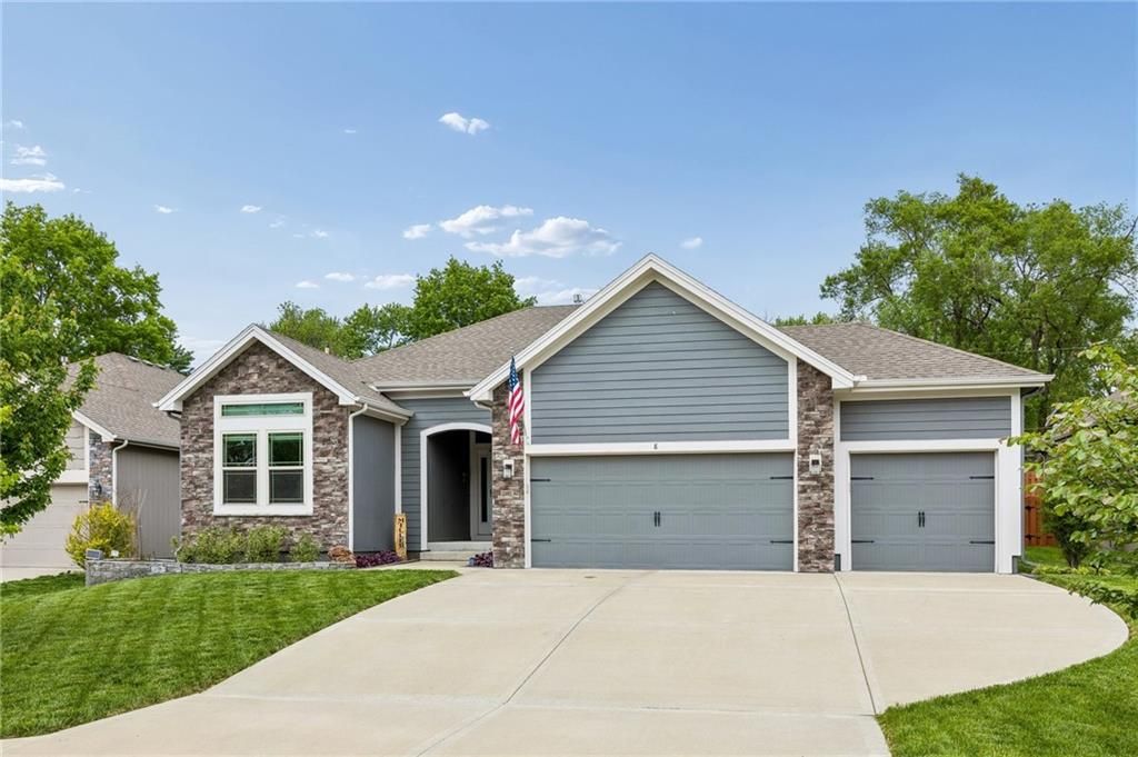 8 NE 102nd Street, Kansas City, MO 64155