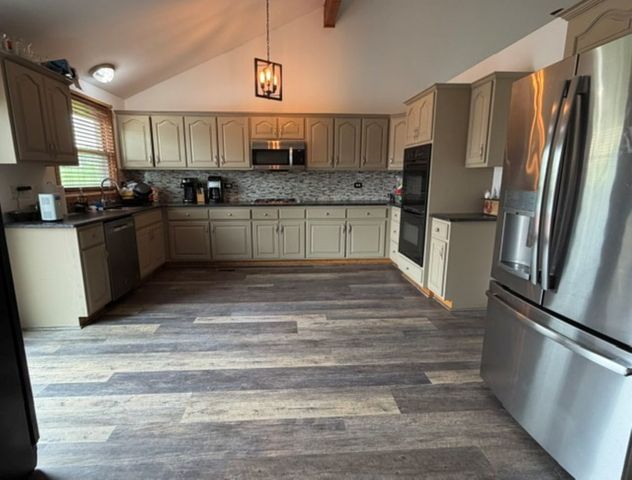 24363 S Independence Boulevard, Crete, IL 60417