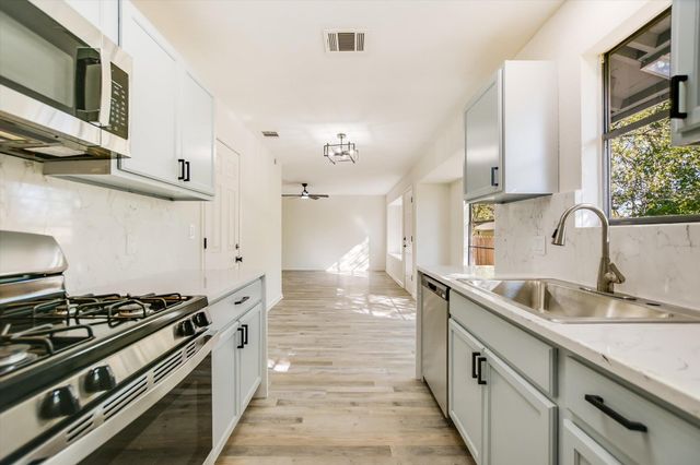 7003 Castlekeep Way, Austin, TX 78745