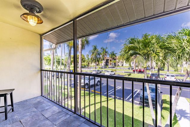 610 Sea Pine Way B2, Greenacres, FL 33415