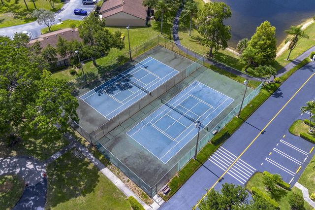 610 Sea Pine Way B2, Greenacres, FL 33415