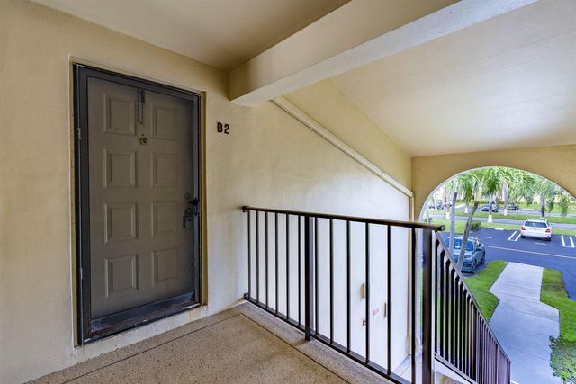 610 Sea Pine Way B2, Greenacres, FL 33415