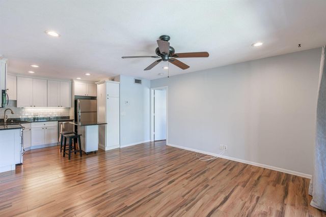 610 Sea Pine Way B2, Greenacres, FL 33415