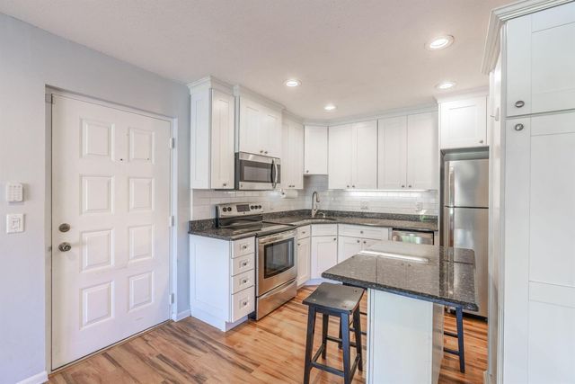 610 Sea Pine Way B2, Greenacres, FL 33415
