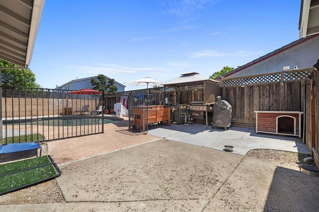 810 Joranollo Dr, Tracy, CA 95376