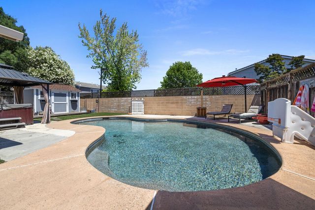810 Joranollo Dr, Tracy, CA 95376