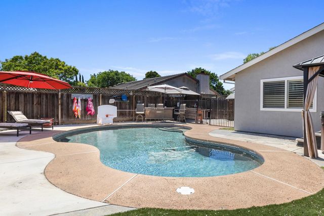 810 Joranollo Dr, Tracy, CA 95376