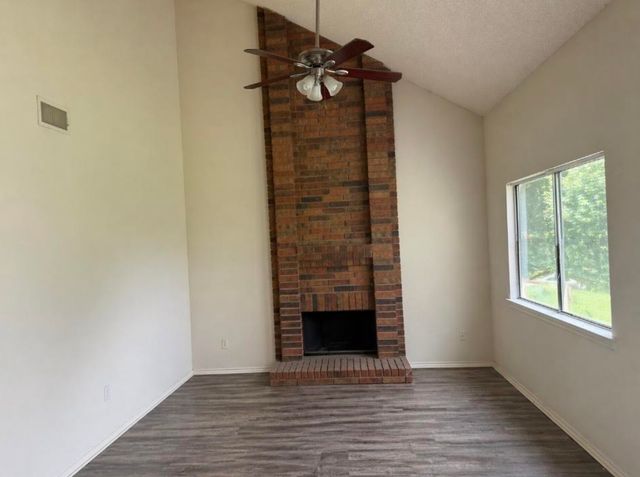 4737 Hollow Tree Drive, Arlington, TX 76018