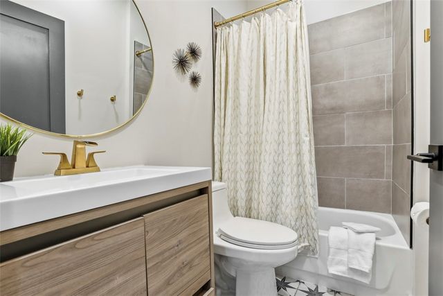 5228 Dresden Way, Lawrenceville, PA 15201