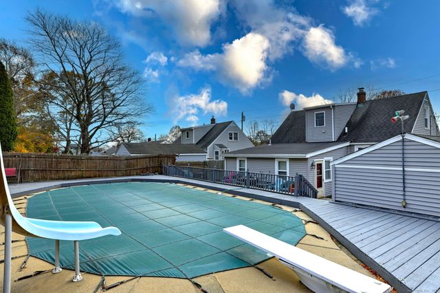 83 Pauline Avenue, West Haven, CT 06516