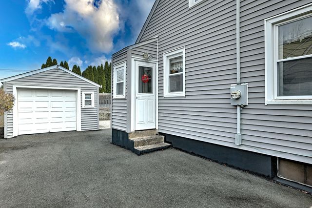 83 Pauline Avenue, West Haven, CT 06516