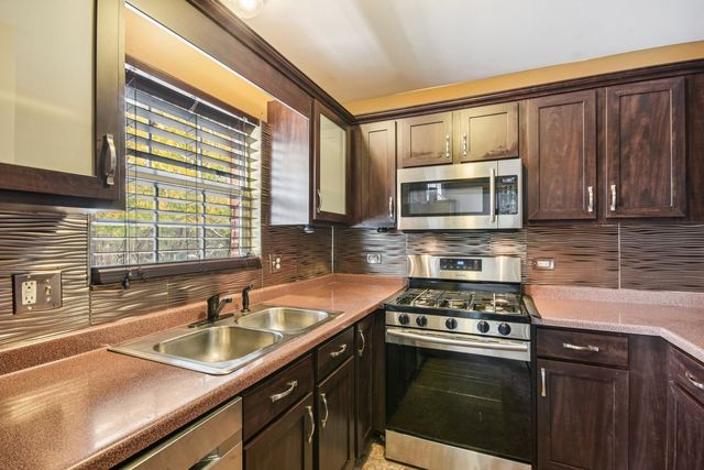 1524 Anderson Trail, Zion, IL 60099