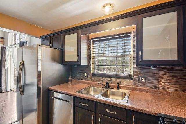 1524 Anderson Trail, Zion, IL 60099