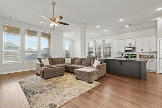 1613 Yellowstone Drive, Forney, TX 75126