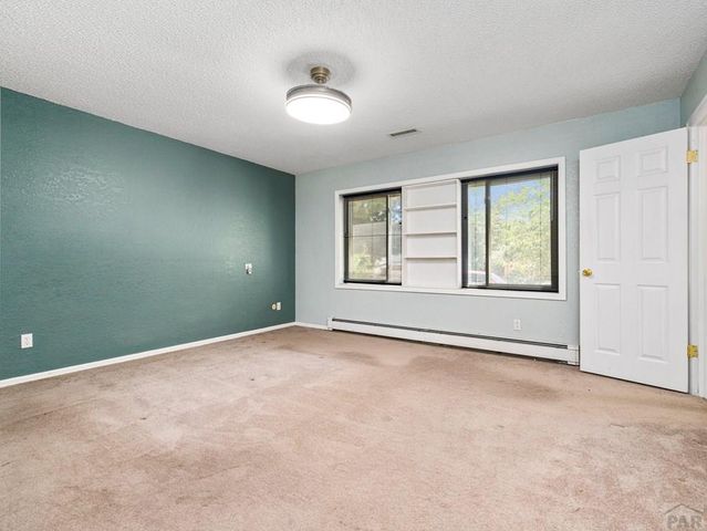 1121 Candytuft Blvd, Pueblo, CO 81001
