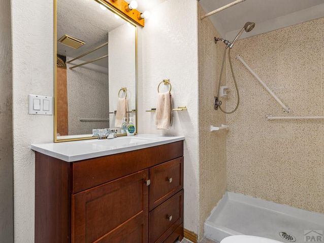 1121 Candytuft Blvd, Pueblo, CO 81001
