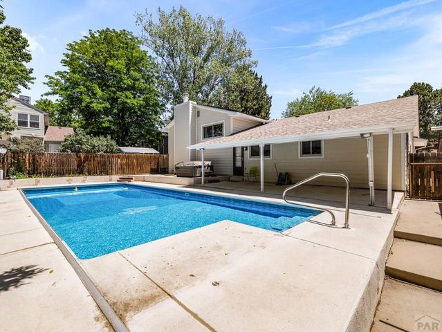 1121 Candytuft Blvd, Pueblo, CO 81001