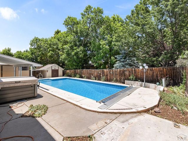 1121 Candytuft Blvd, Pueblo, CO 81001