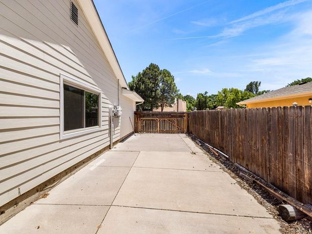 1121 Candytuft Blvd, Pueblo, CO 81001