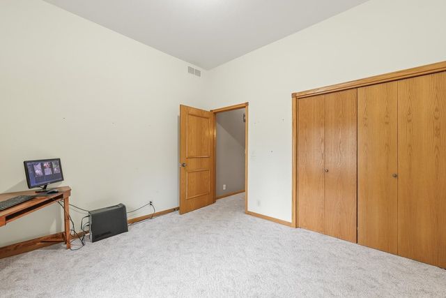 1252 N Hickory Creek Ct., Wichita, KS 67235