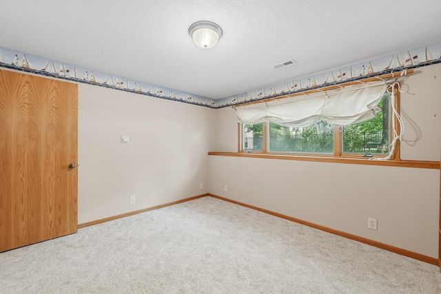 1252 N Hickory Creek Ct., Wichita, KS 67235