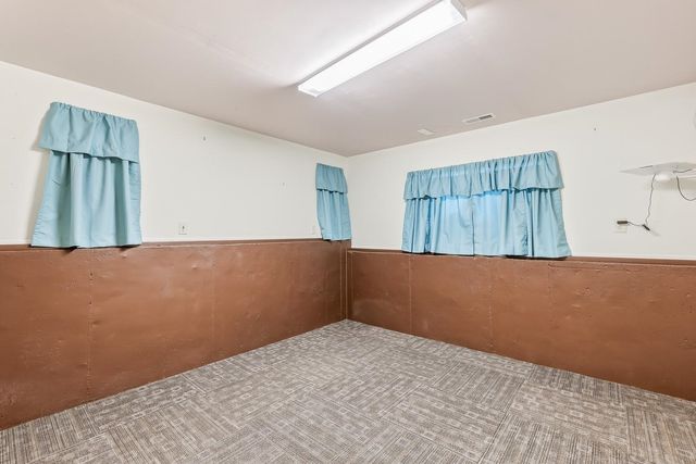 1252 N Hickory Creek Ct., Wichita, KS 67235