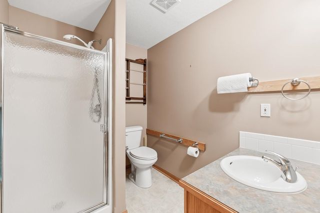 1252 N Hickory Creek Ct., Wichita, KS 67235