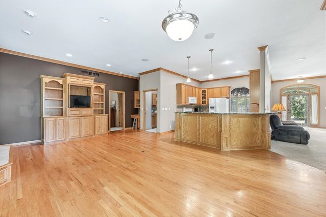 1252 N Hickory Creek Ct., Wichita, KS 67235