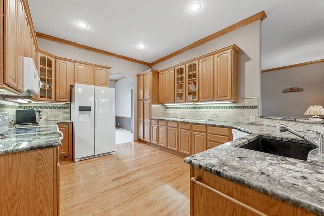 1252 N Hickory Creek Ct., Wichita, KS 67235