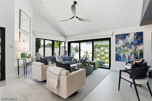 539 Bay Villas LN 101, Naples, FL 34108