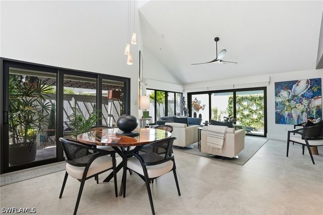 539 Bay Villas LN 101, Naples, FL 34108