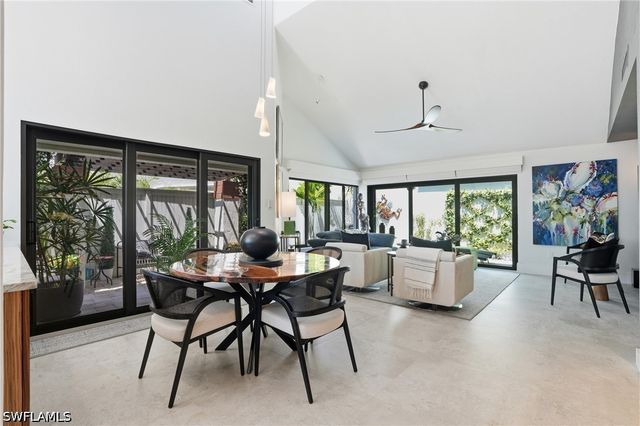 539 Bay Villas LN 101, Naples, FL 34108