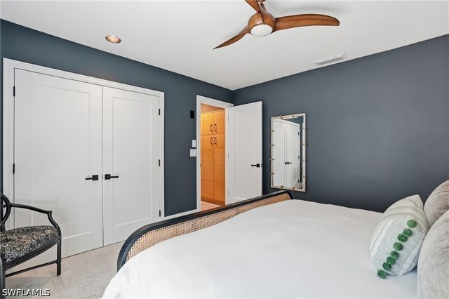 539 Bay Villas LN 101, Naples, FL 34108