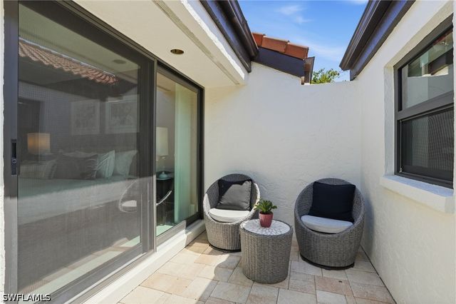 539 Bay Villas LN 101, Naples, FL 34108