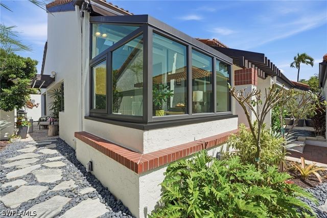 539 Bay Villas LN 101, Naples, FL 34108