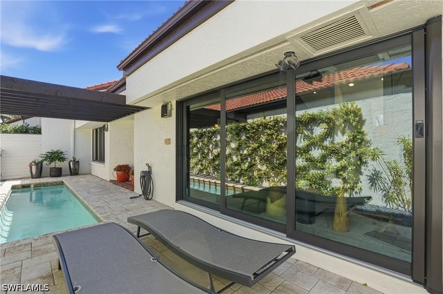 539 Bay Villas LN 101, Naples, FL 34108