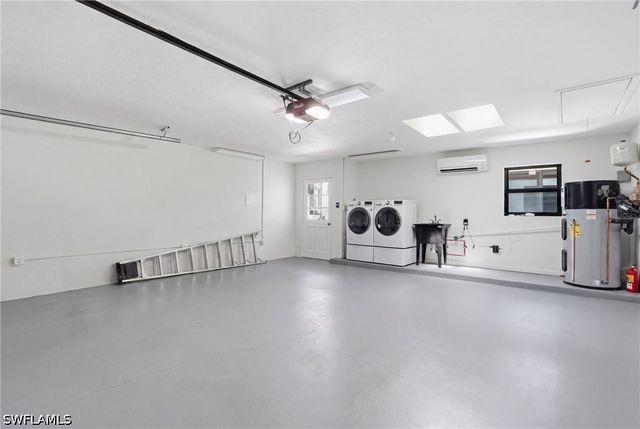 539 Bay Villas LN 101, Naples, FL 34108