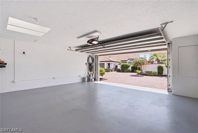 539 Bay Villas LN 101, Naples, FL 34108