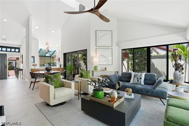 539 Bay Villas LN 101, Naples, FL 34108