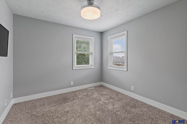 8239 S 17th Street, Lincoln, NE 68512