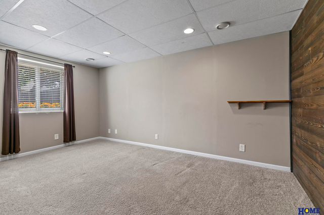 8239 S 17th Street, Lincoln, NE 68512
