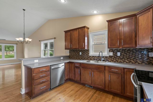 8239 S 17th Street, Lincoln, NE 68512